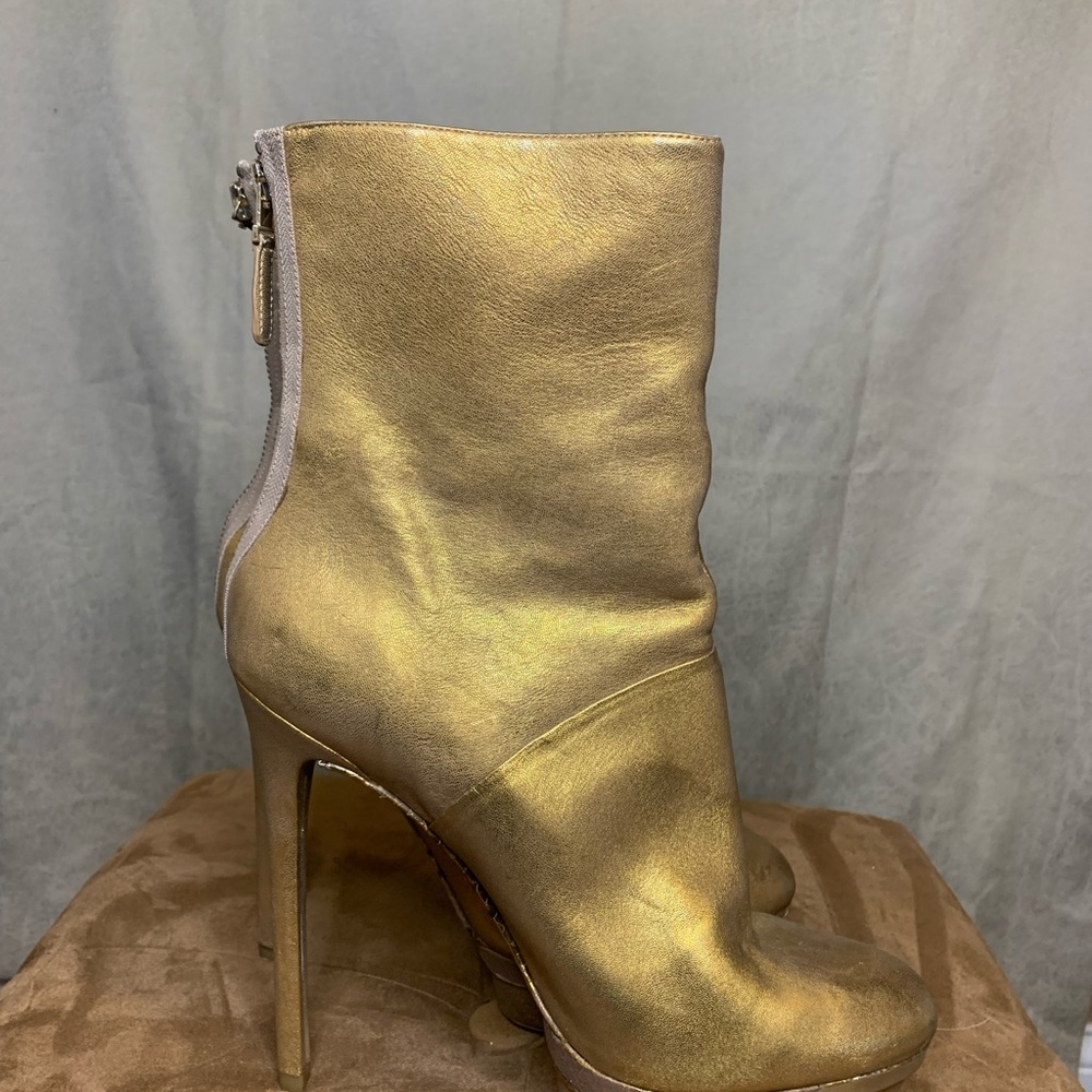 Brian Atwood gold leather boots Sz 10.5